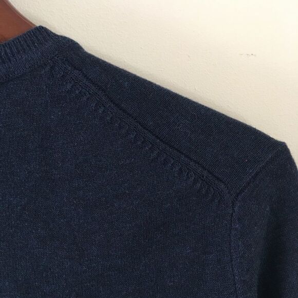 Van Heusen NWT Blue V Neck Sweater | Size Medium - Picture 5 of 6